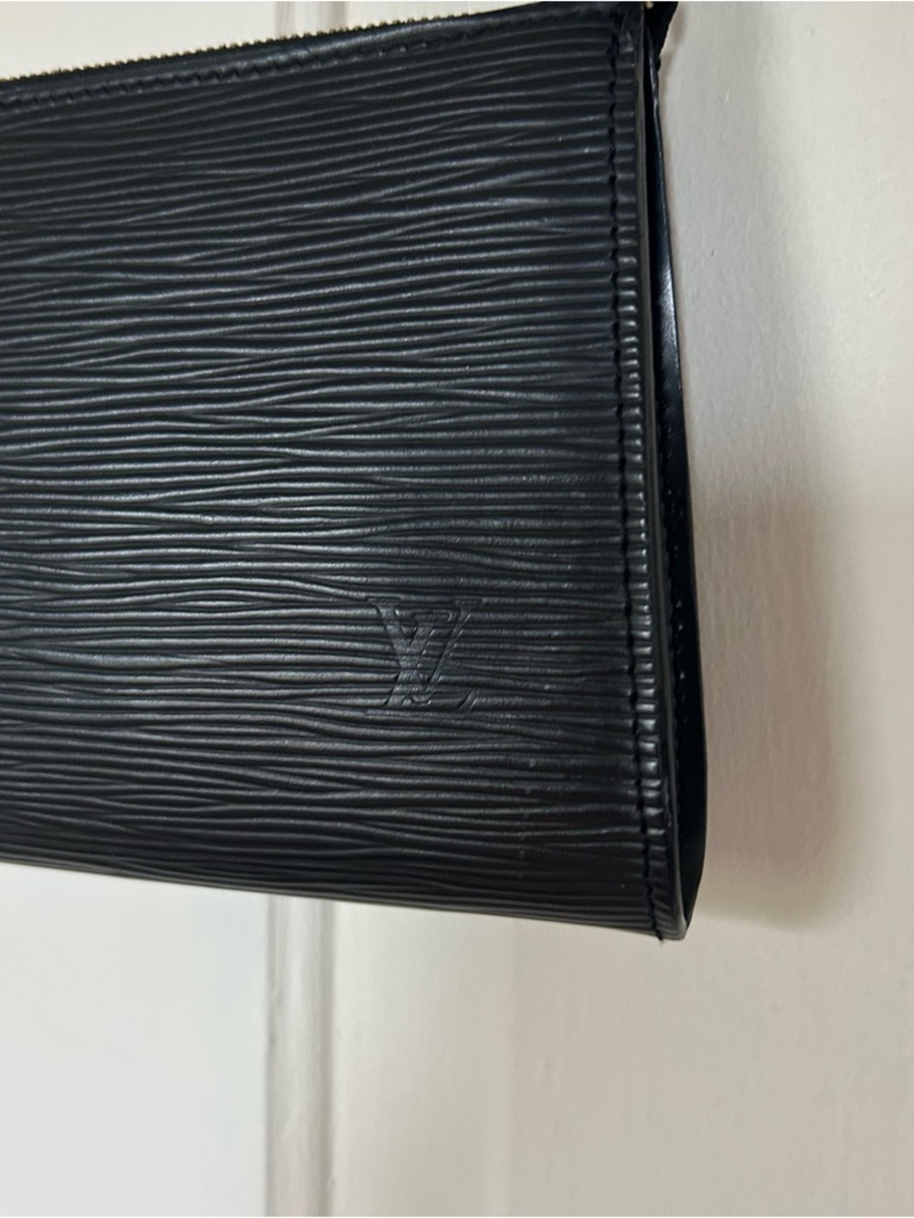 Louis Vuitton Black Epi Leather Pochette with Gold Hardware - Picture 2 of 8